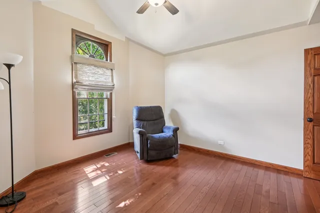 $629,000 | 1525 London Court, Naperville, IL 60563