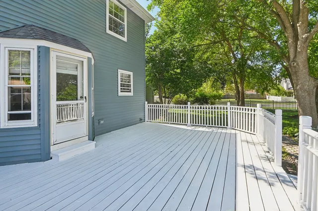 $629,000 | 1525 London Court, Naperville, IL 60563