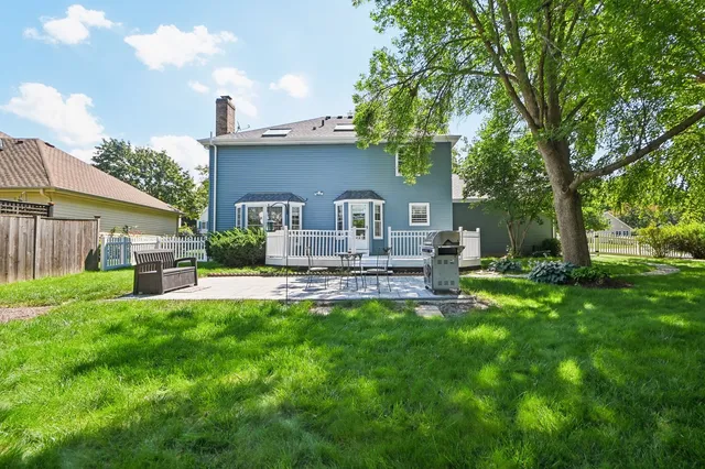 $629,000 | 1525 London Court, Naperville, IL 60563