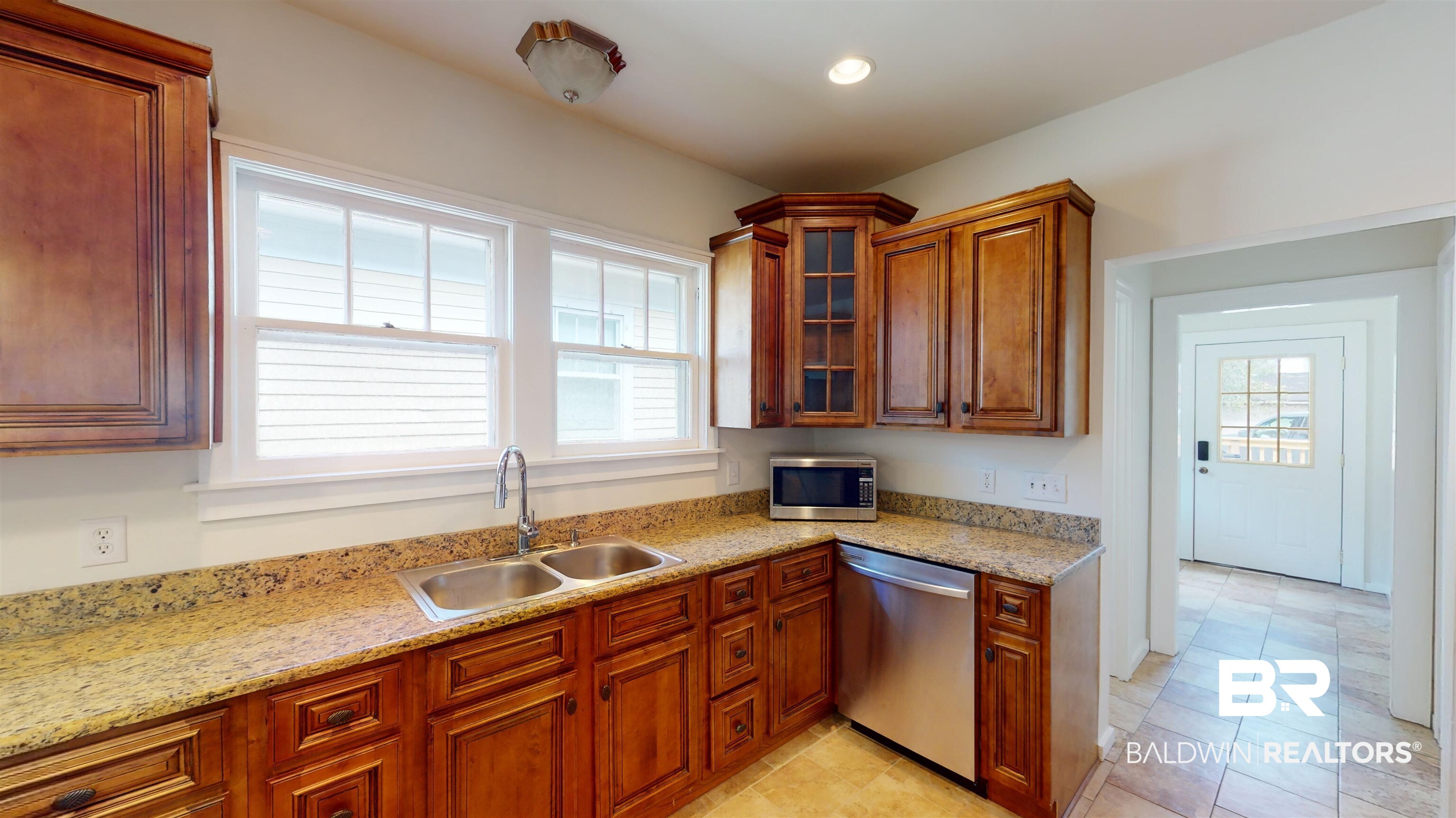 11 Houstreeton Street Mobile, AL 36606 - Photo 3 of 33