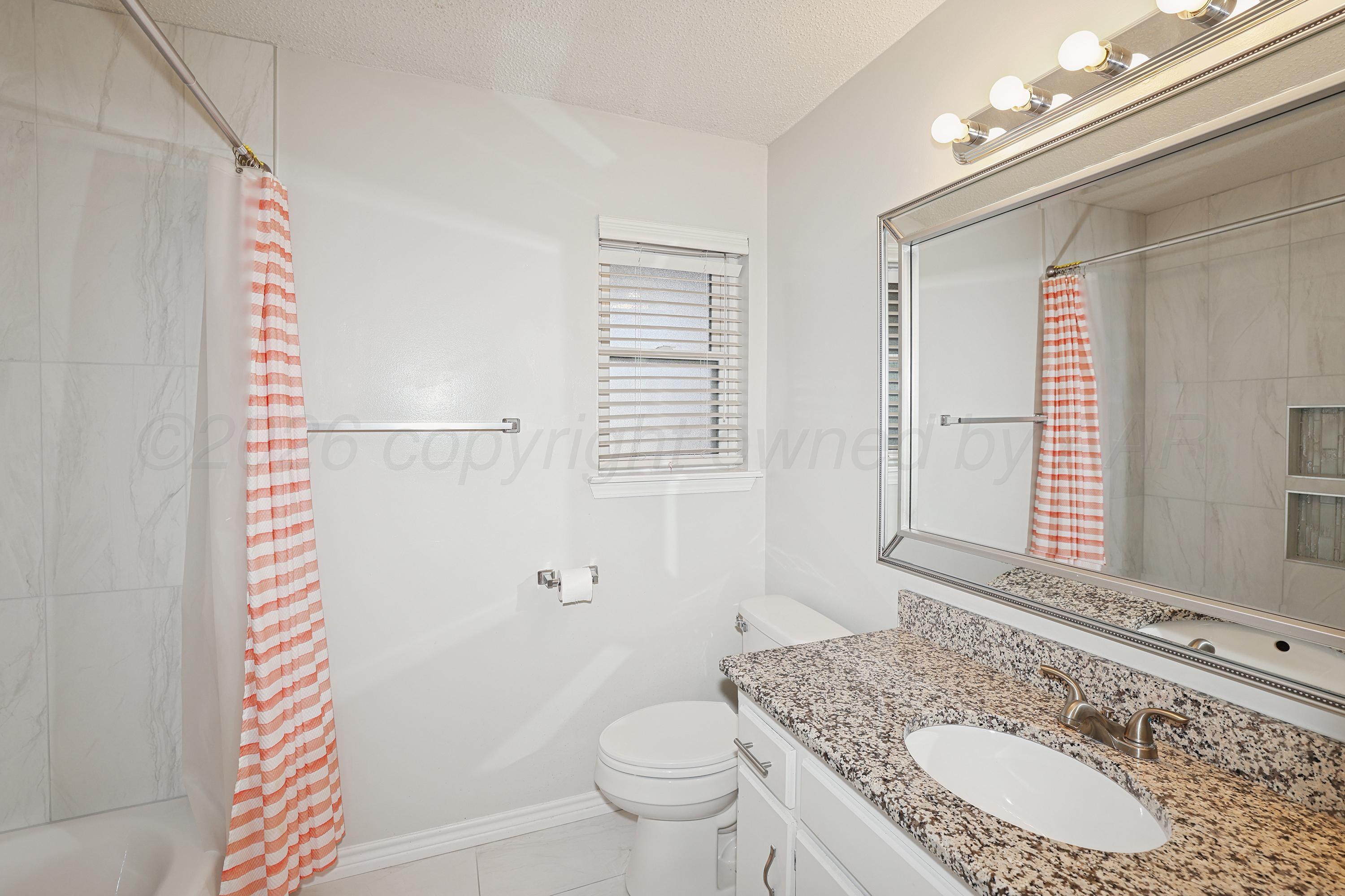 1727 Jennifer Street Amarillo, TX 79107 - Photo 20 of 25 20-Bathroom