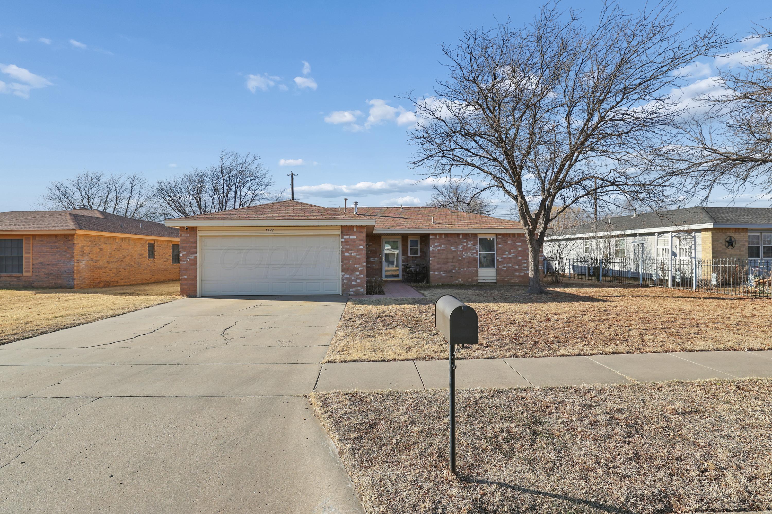 1727 Jennifer Street Amarillo, TX 79107 - Photo 2 of 25 2-Front