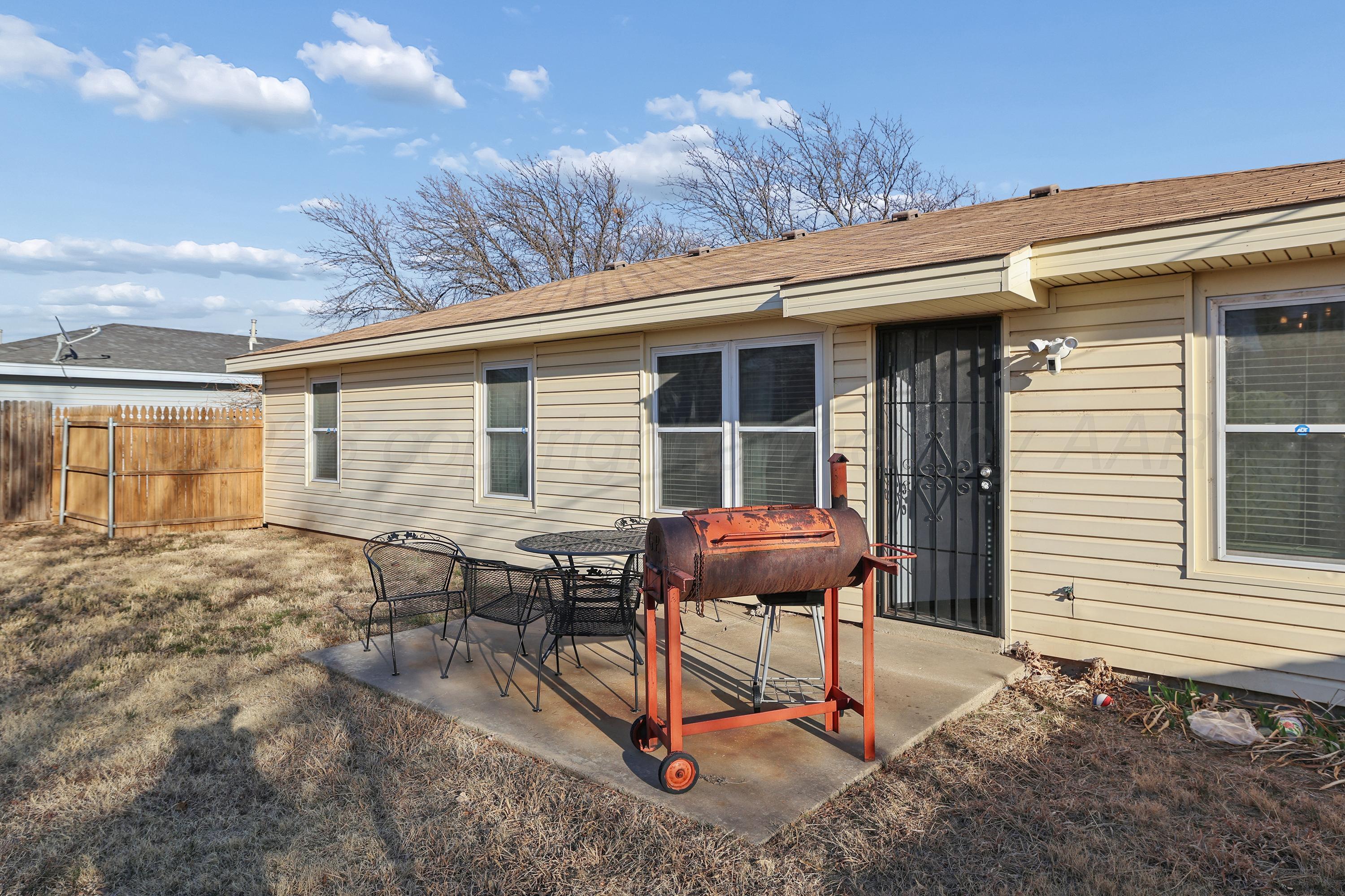 1727 Jennifer Street Amarillo, TX 79107 - Photo 22 of 25 23-Back Patio