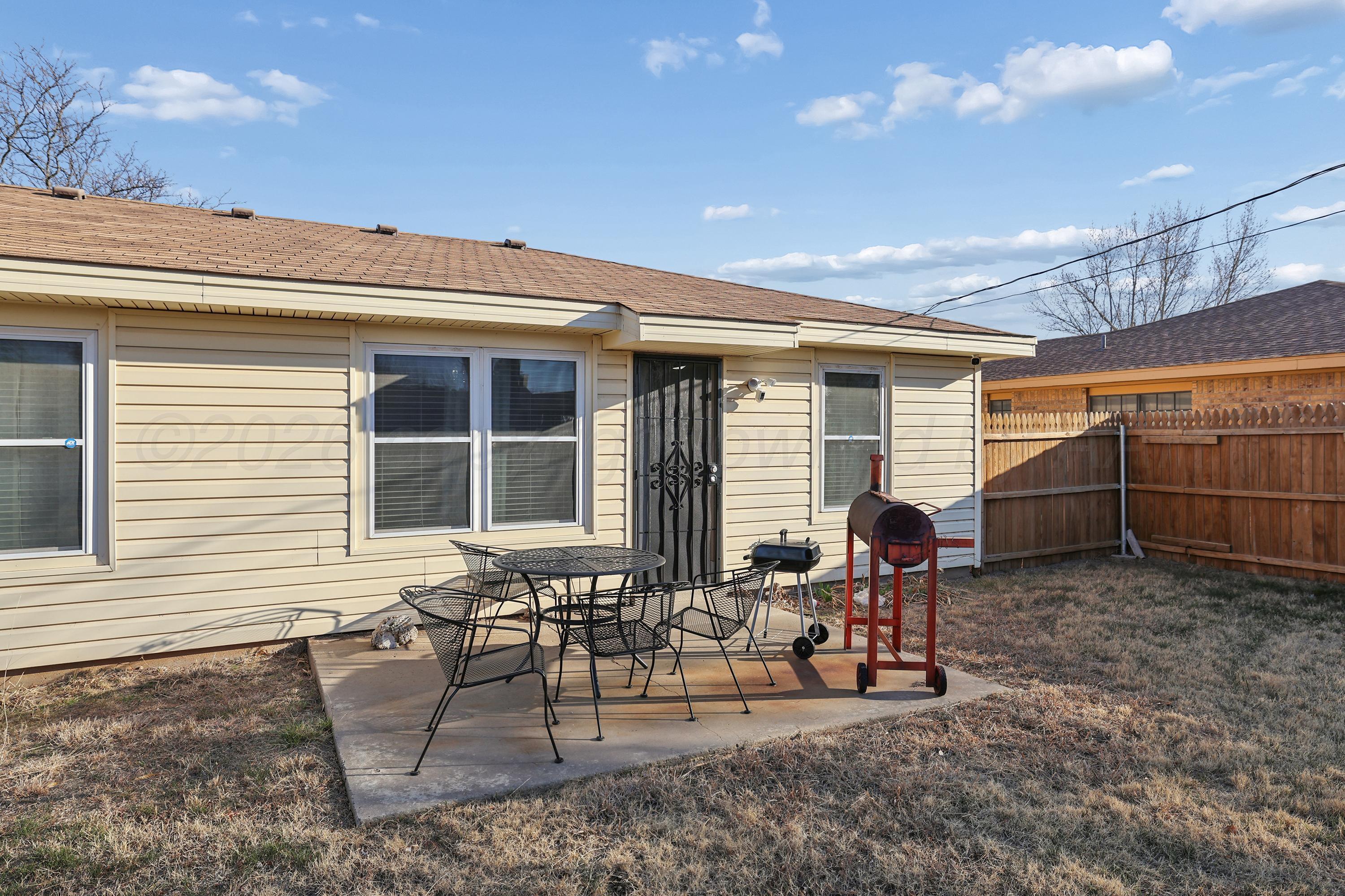 1727 Jennifer Street Amarillo, TX 79107 - Photo 23 of 25 24-Backyard