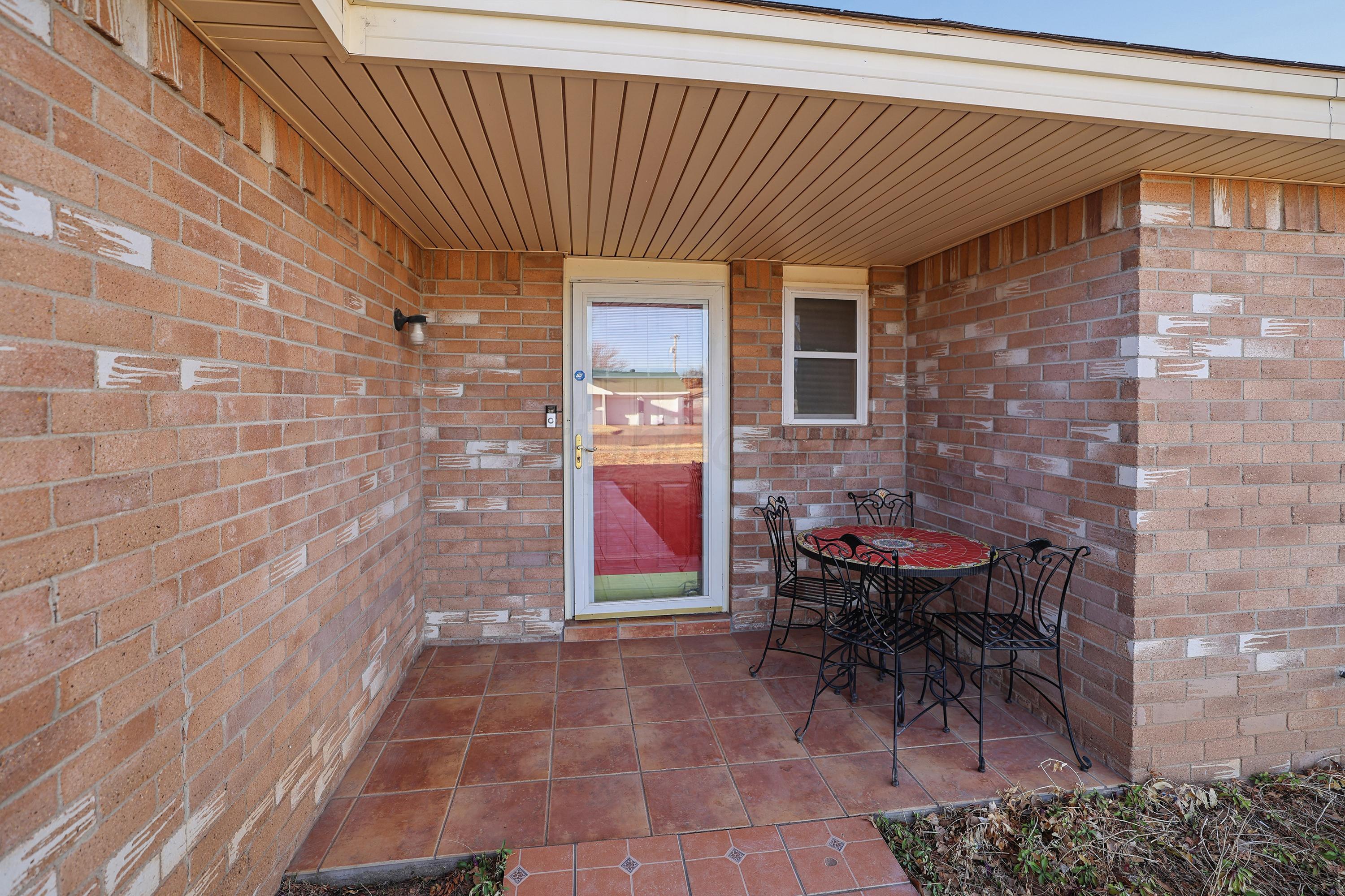 1727 Jennifer Street Amarillo, TX 79107 - Photo 3 of 25 3-Front Porch
