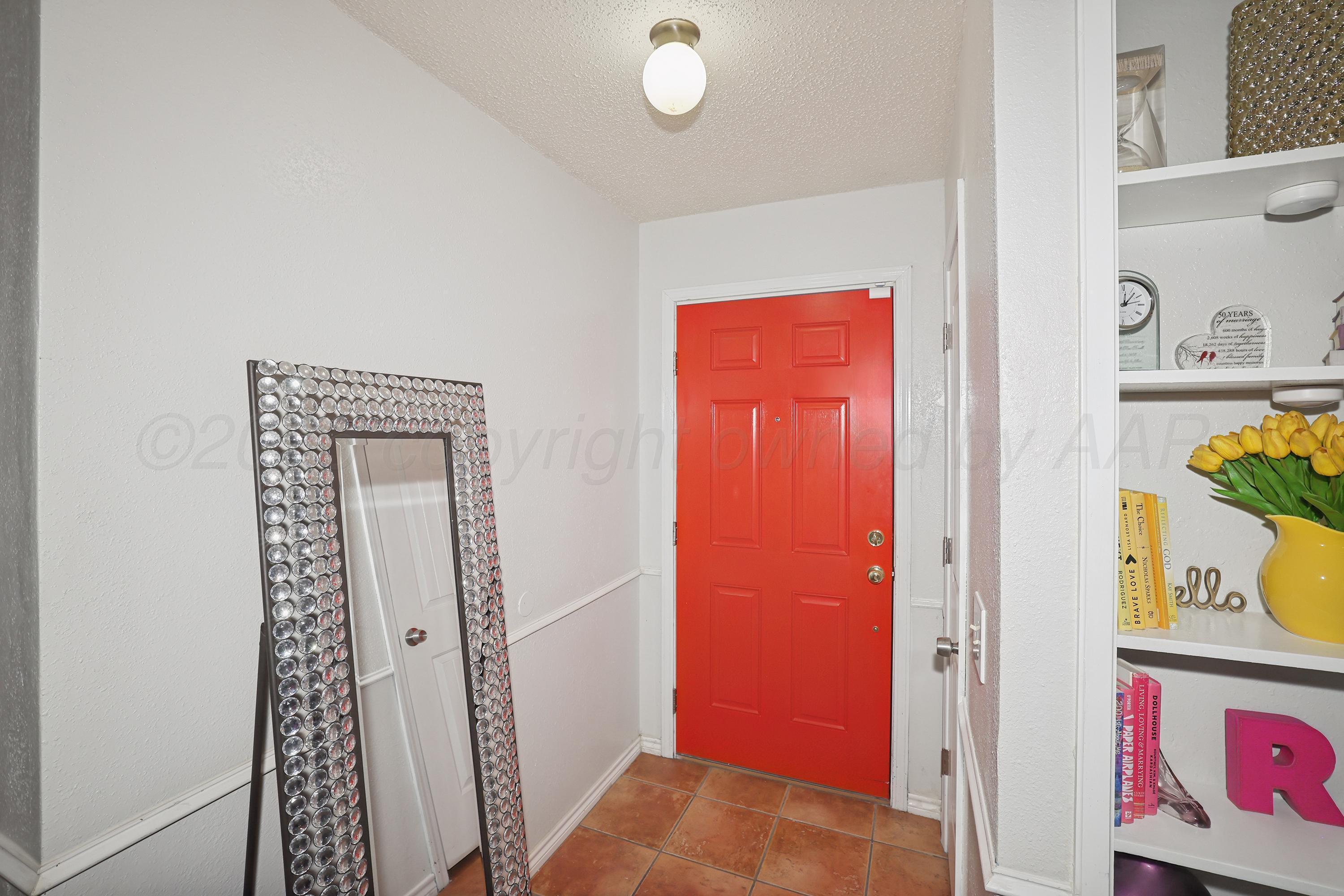 1727 Jennifer Street Amarillo, TX 79107 - Photo 4 of 25 4-Entry