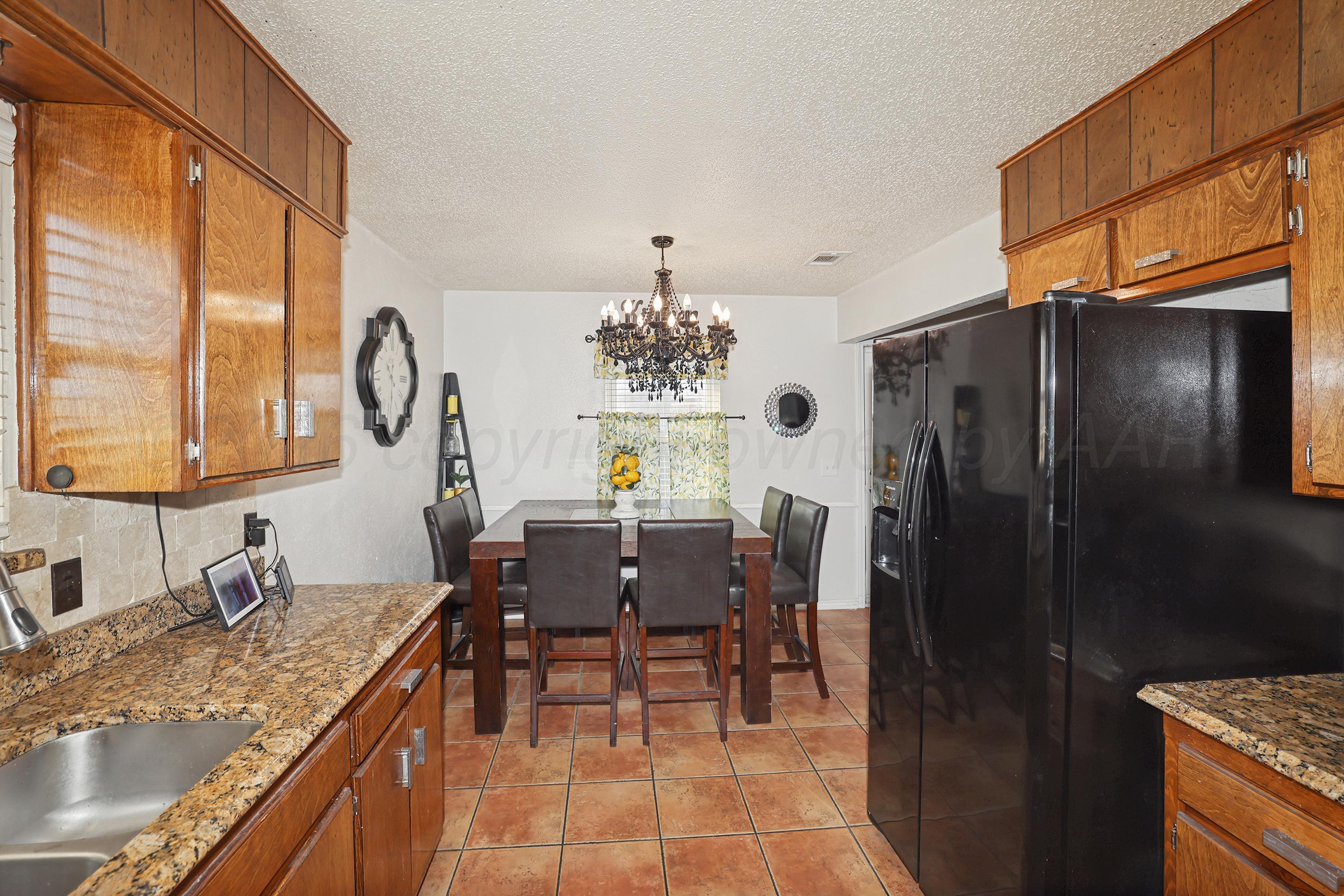 1727 Jennifer Street Amarillo, TX 79107 - Photo 10 of 25 10-Kitchen