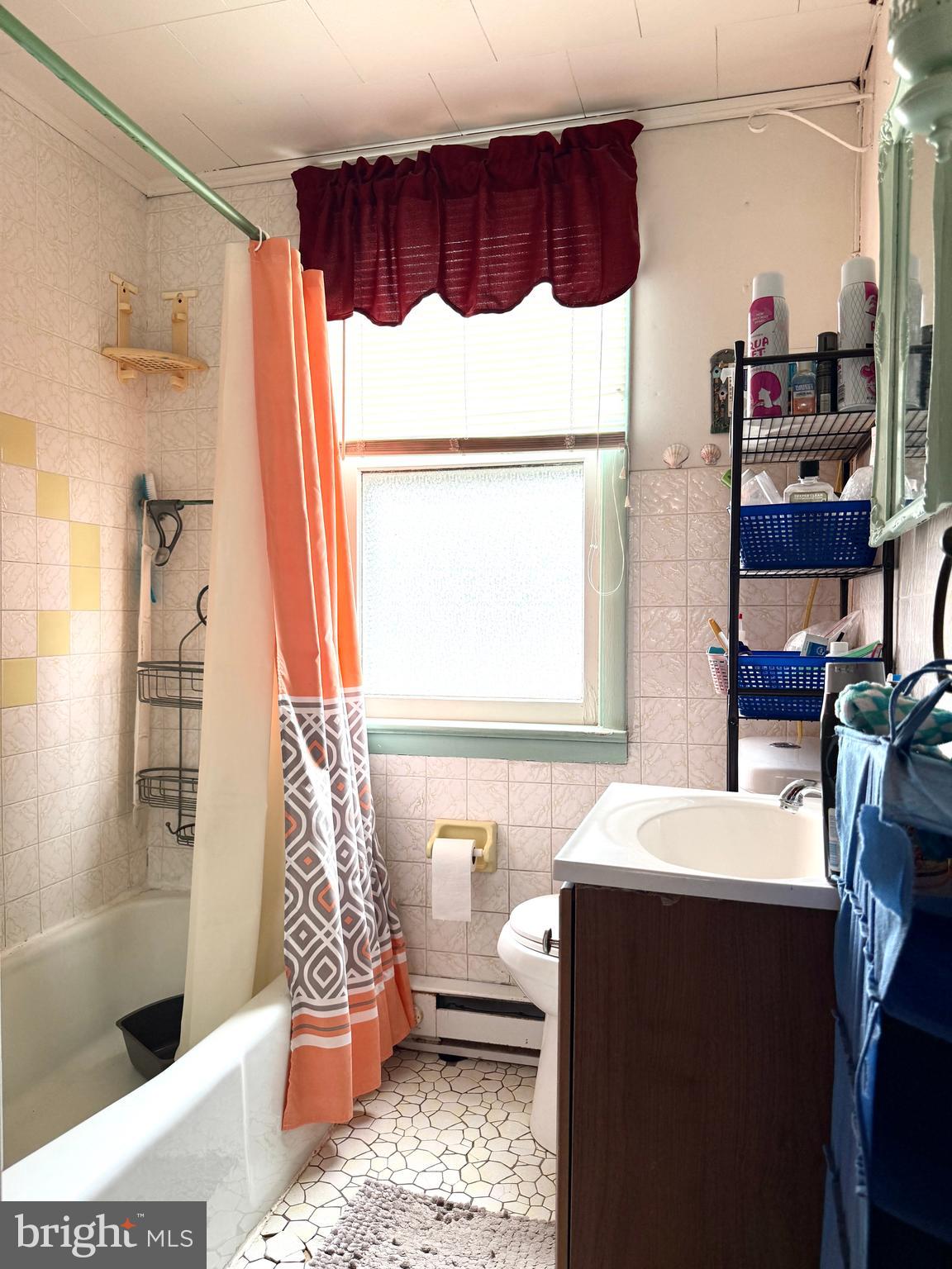 906 Washington Avenue Croydon, PA 19021 - Photo 11 of 19 Hall Bathroom - Upstairs
