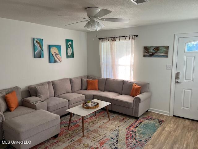 216 White Harbor Road Long Beach, MS 39560 - Photo 7 of 14 Living Room