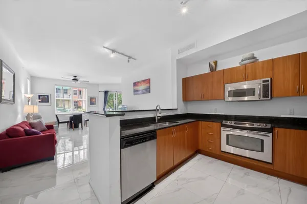 $354,999 | 804 East Windward Way, Unit 111, Lantana, FL 33462