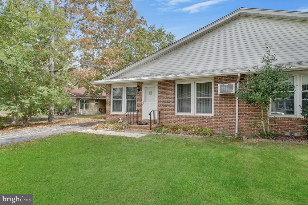 13A Walnut Road, Unit B Manahawkin, NJ 08050 - Photo 3 of 26