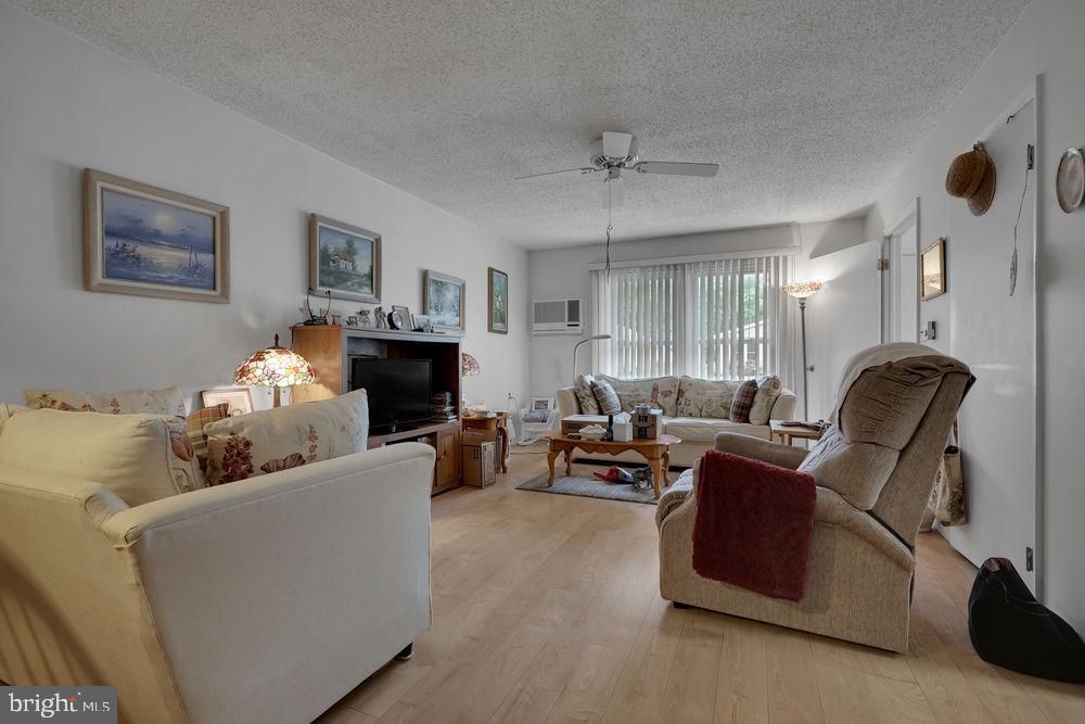 13A Walnut Road, Unit B Manahawkin, NJ 08050 - Photo 8 of 26