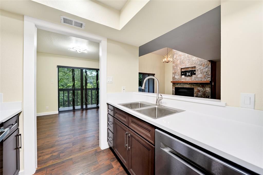 1232 Signal Ridge Place Rockwall, TX 75032 - Photo 13 of 38 Gallery Image 13
