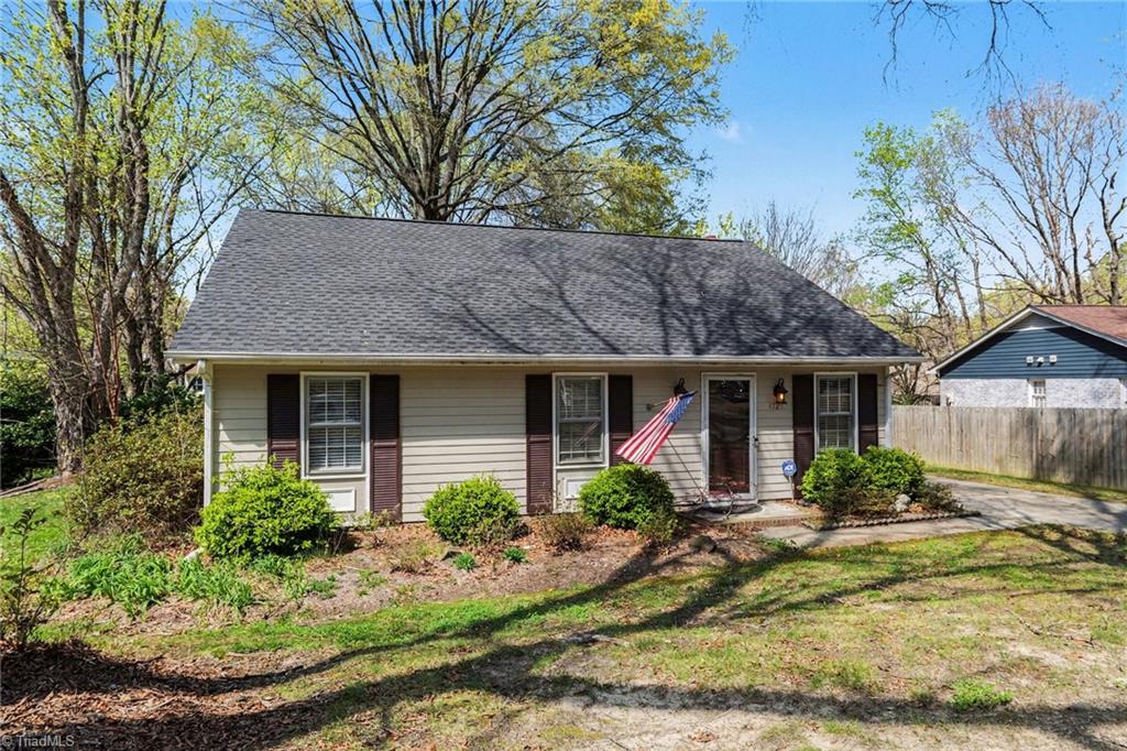 4724 Pennoak Road Greensboro, NC 27407 - Photo 3 of 27