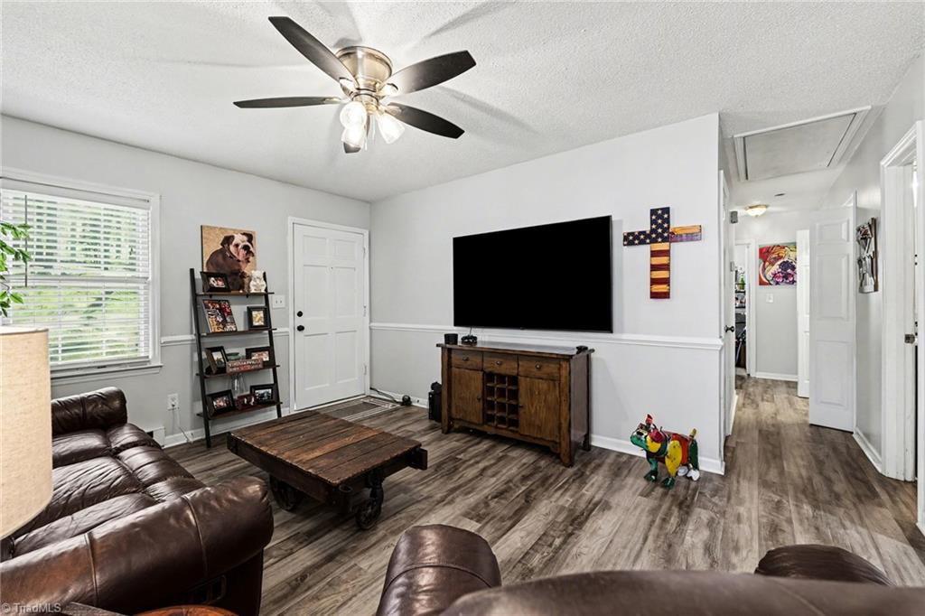 4724 Pennoak Road Greensboro, NC 27407 - Photo 5 of 27