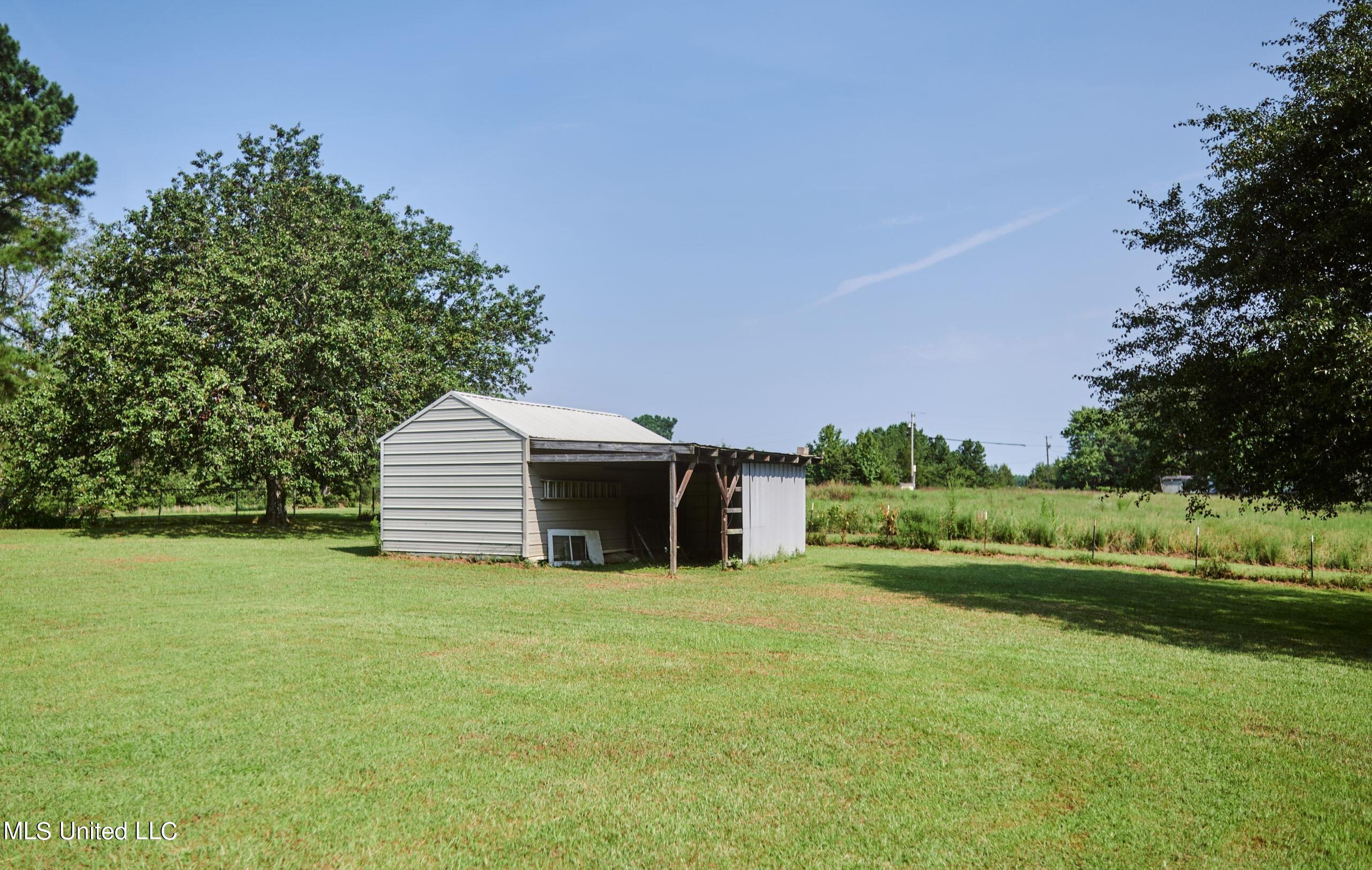443 Victoria Road Byhalia, MS 38611 - Photo 27 of 32 ike_7660 1_result