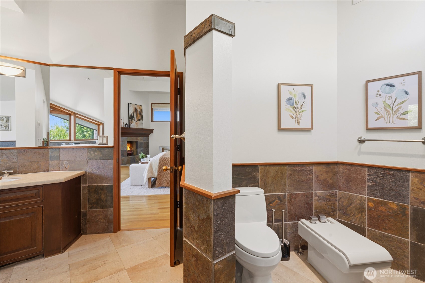 8279 West Mercer Way Mercer Island, WA 98040 - Photo 22 of 40