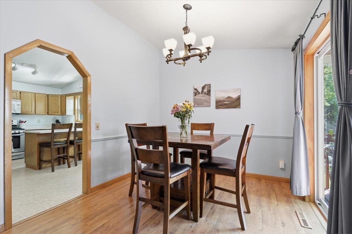 699 Robin Drive Sun Prairie, WI 53590 - Photo 9 of 43