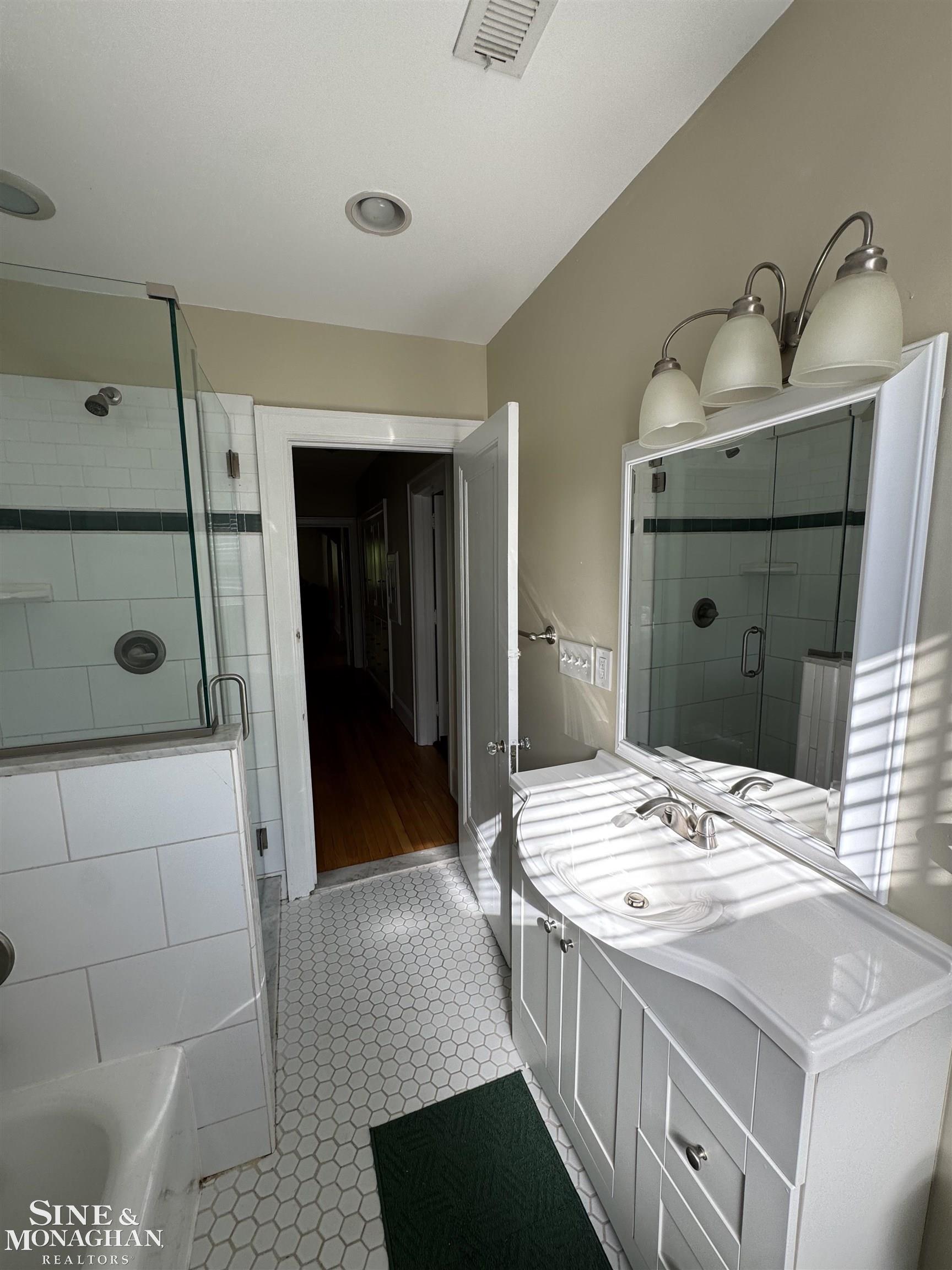 371 Neff Road Grosse Pointe, MI 48230 - Photo 11 of 12