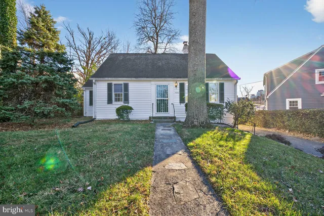 $3,800 | 4556 South Chelsea Lane, Bethesda, MD 20814