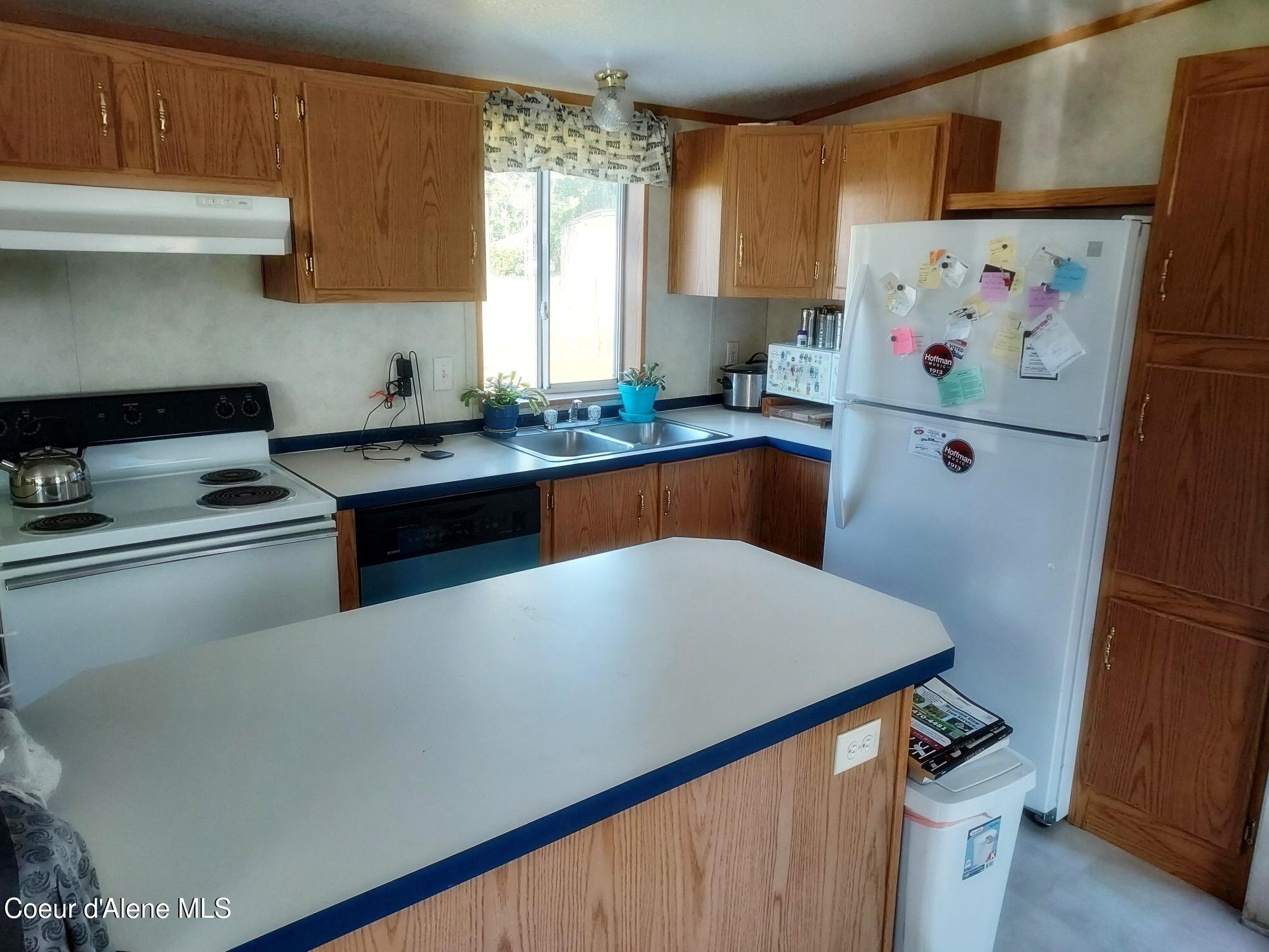 8270 West Meadow Brook Circle Rathdrum, ID 83858 - Photo 8 of 17 Kitchen1