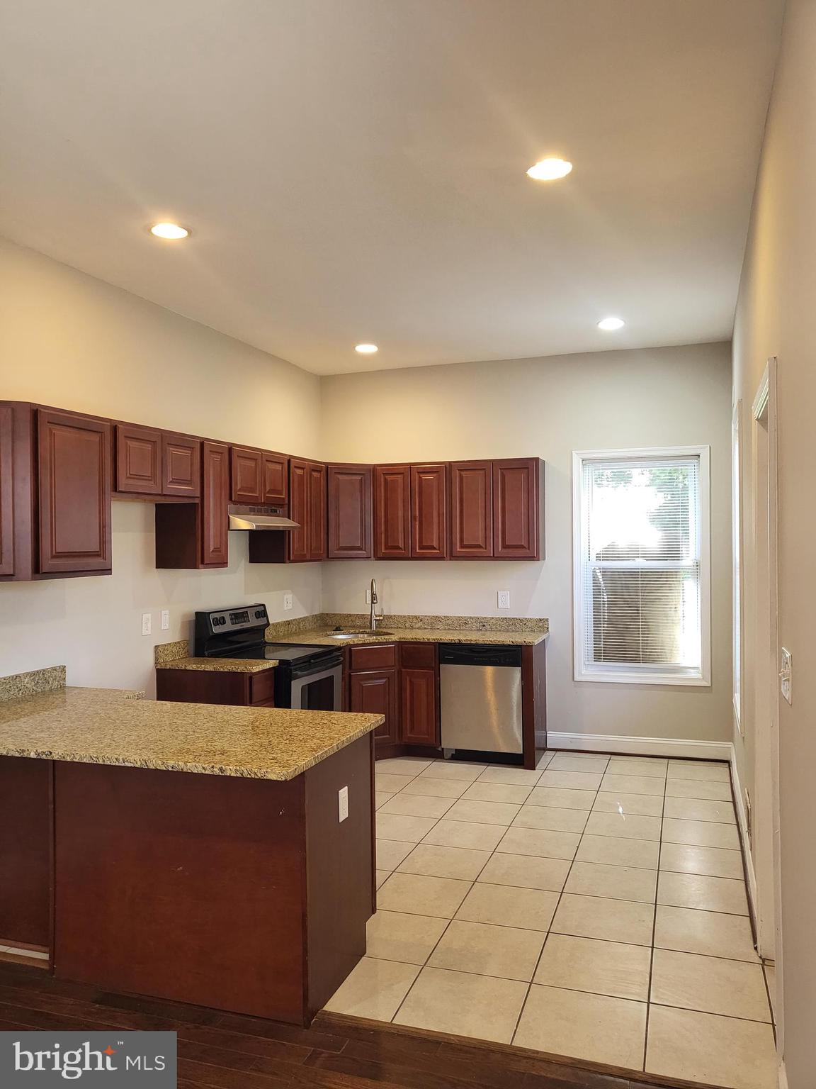 1122 North Eden Street Baltimore, MD 21213 - Photo 4 of 23