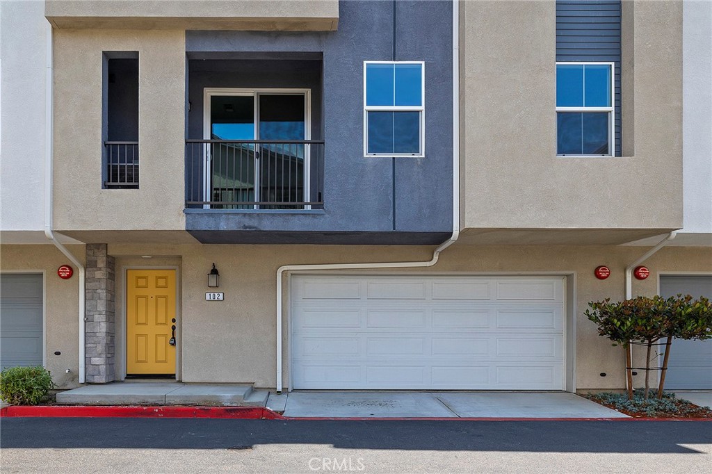 447 Fitzpatrick Road, Unit 102B San Marcos, CA 92069 - Photo 3 of 32