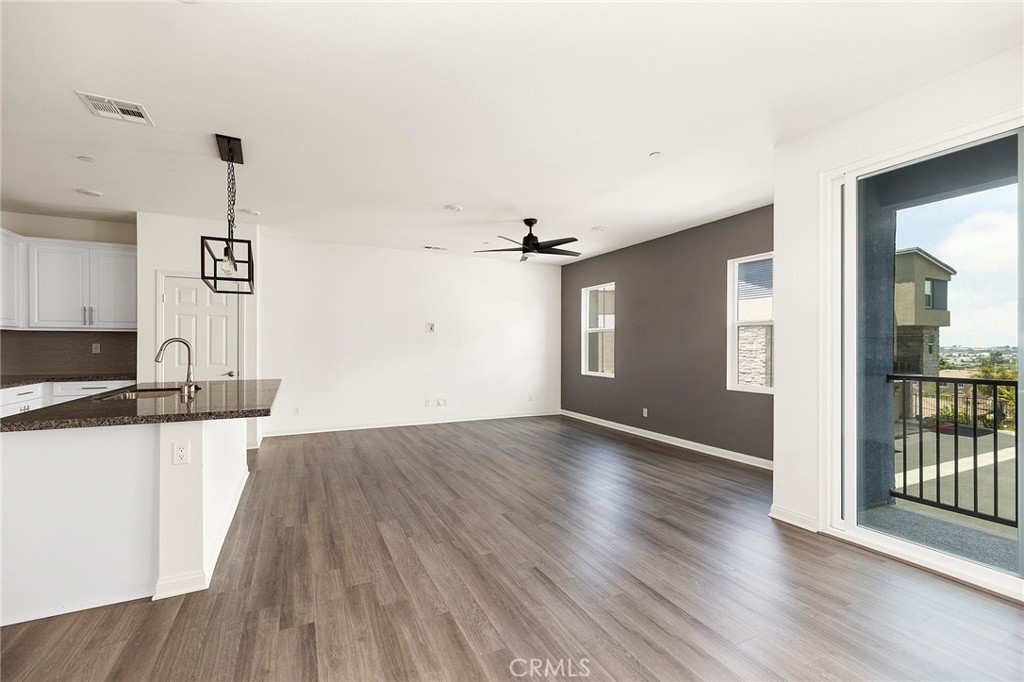 447 Fitzpatrick Road, Unit 102B San Marcos, CA 92069 - Photo 7 of 32