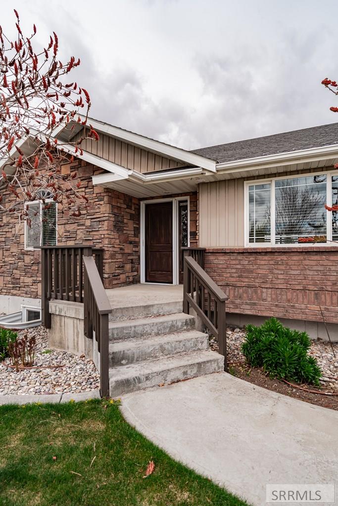 195 North 3806 East Rigby, ID 83442 - Photo 4 of 80