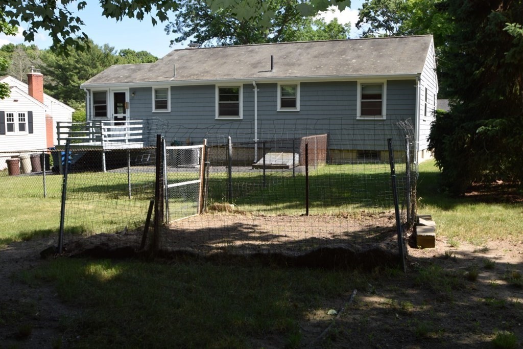 44 Bartlett Road Randolph, MA 02368 - Photo 22 of 26