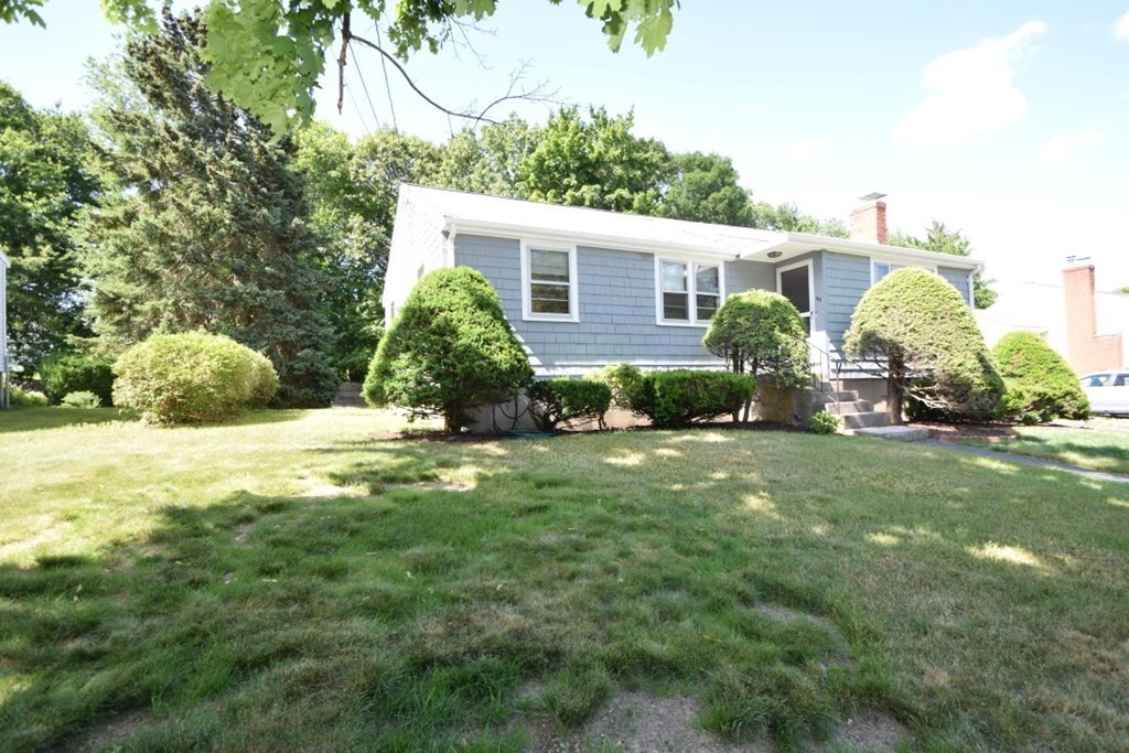 44 Bartlett Road Randolph, MA 02368 - Photo 3 of 26