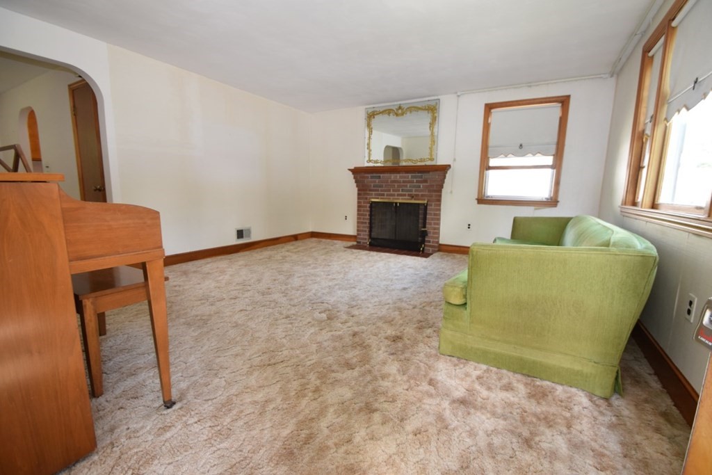 44 Bartlett Road Randolph, MA 02368 - Photo 5 of 26