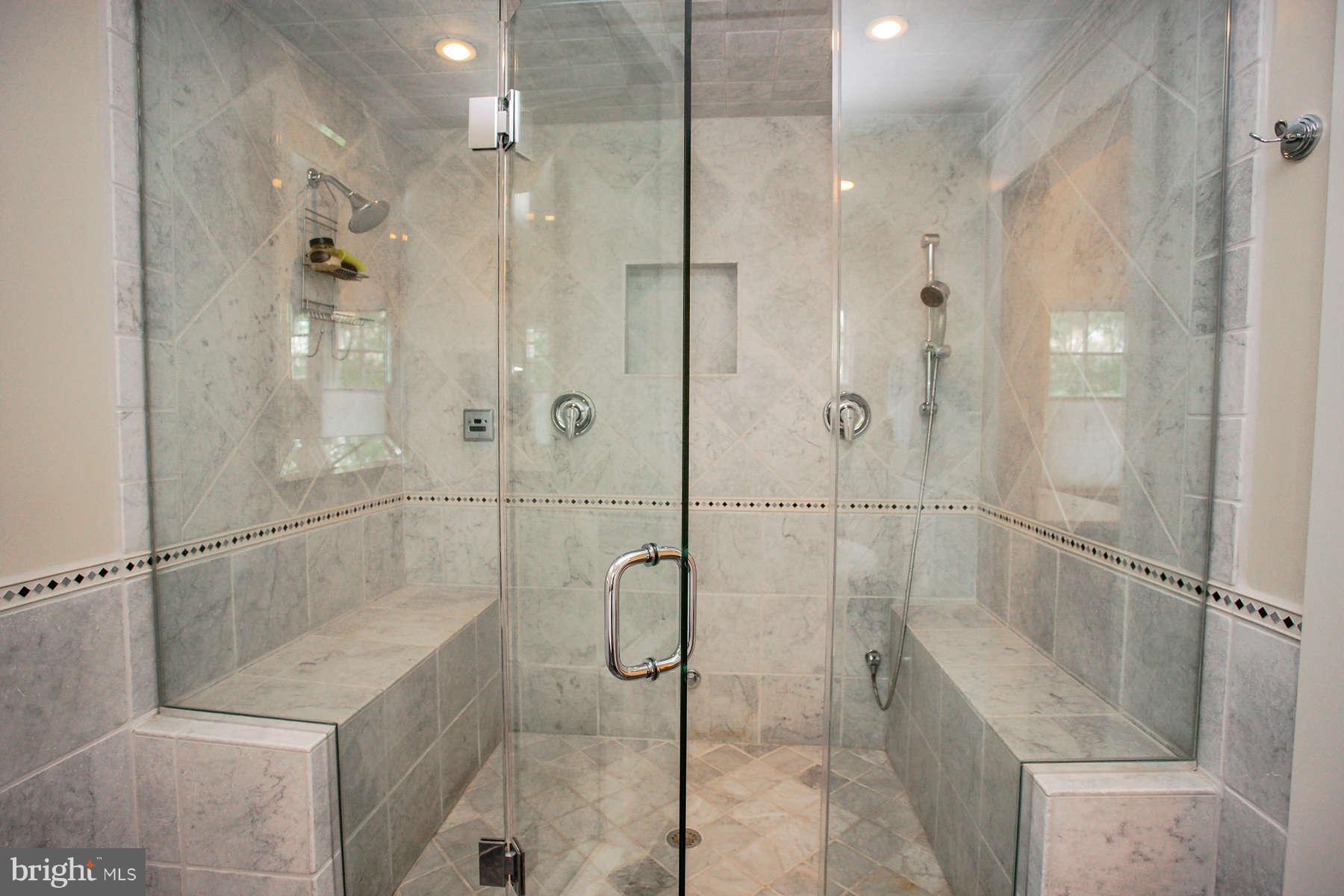 6216 Park Road McLean, VA 22101 - Photo 16 of 30 Bath (Master) showing Steam shower