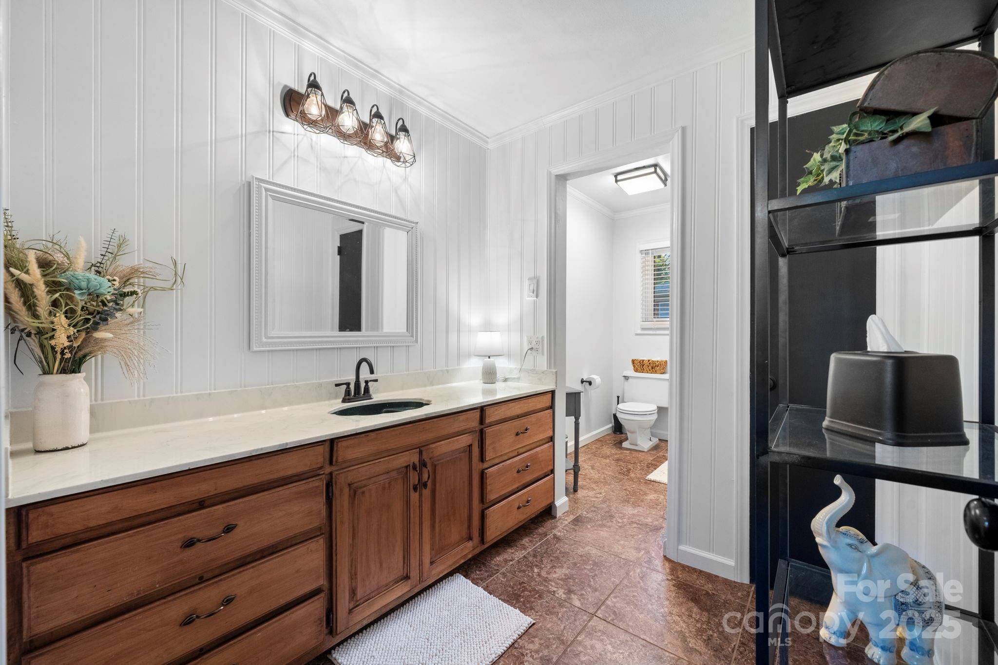 807 15th Street Northwest Conover, NC 28613 - Photo 15 of 36