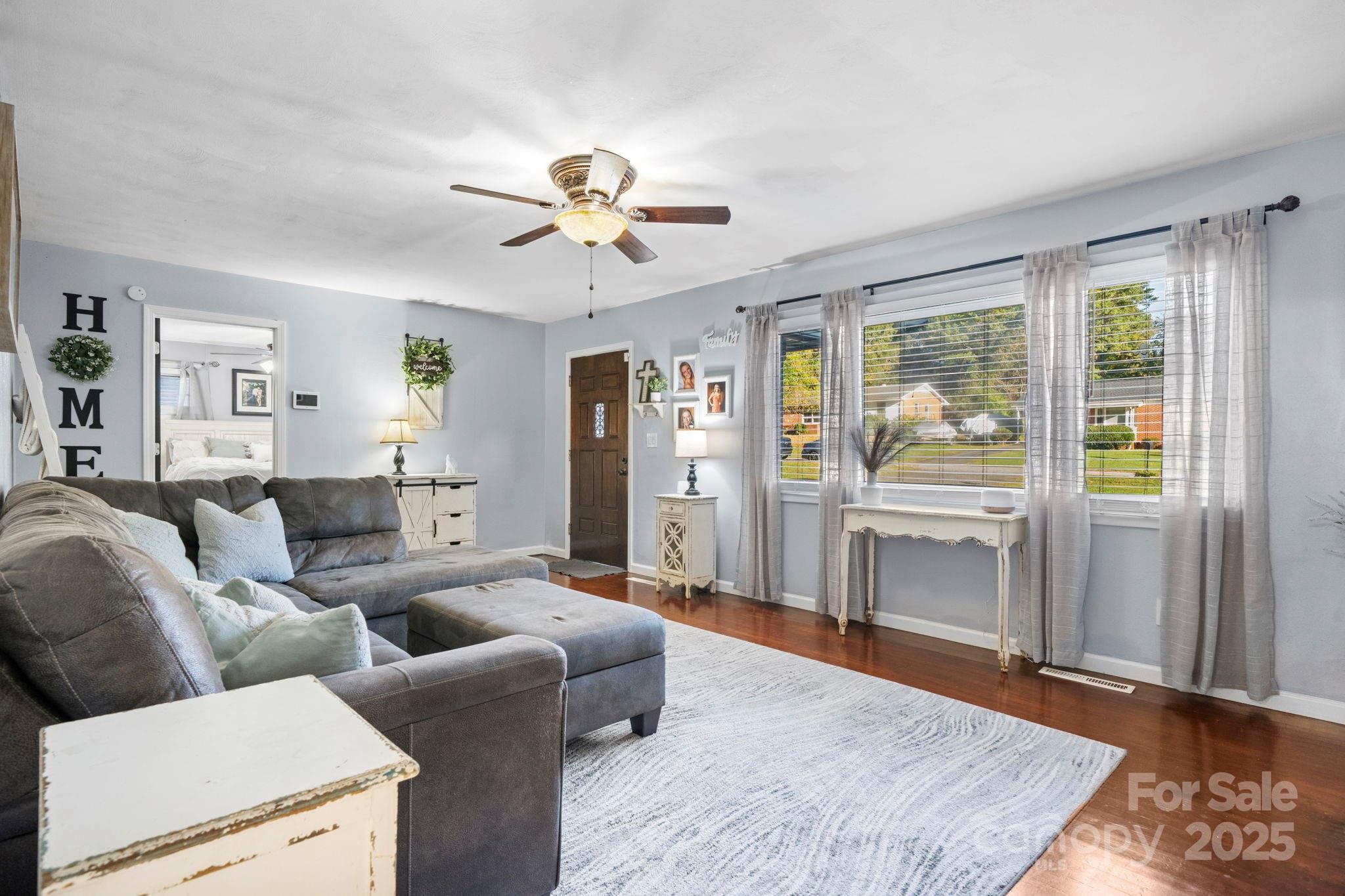 807 15th Street Northwest Conover, NC 28613 - Photo 5 of 36