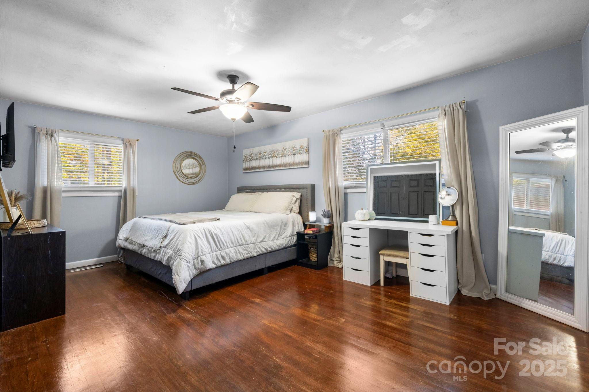 807 15th Street Northwest Conover, NC 28613 - Photo 10 of 36