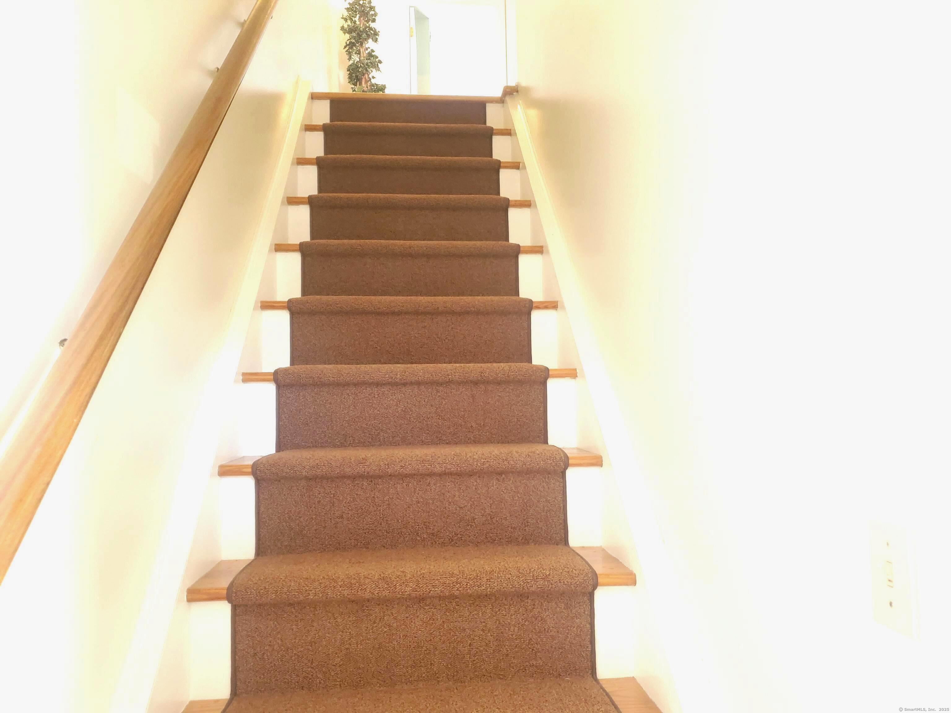 39 Nash Place, Unit A Norwalk, CT 06854 - Photo 12 of 29 a view of entryway