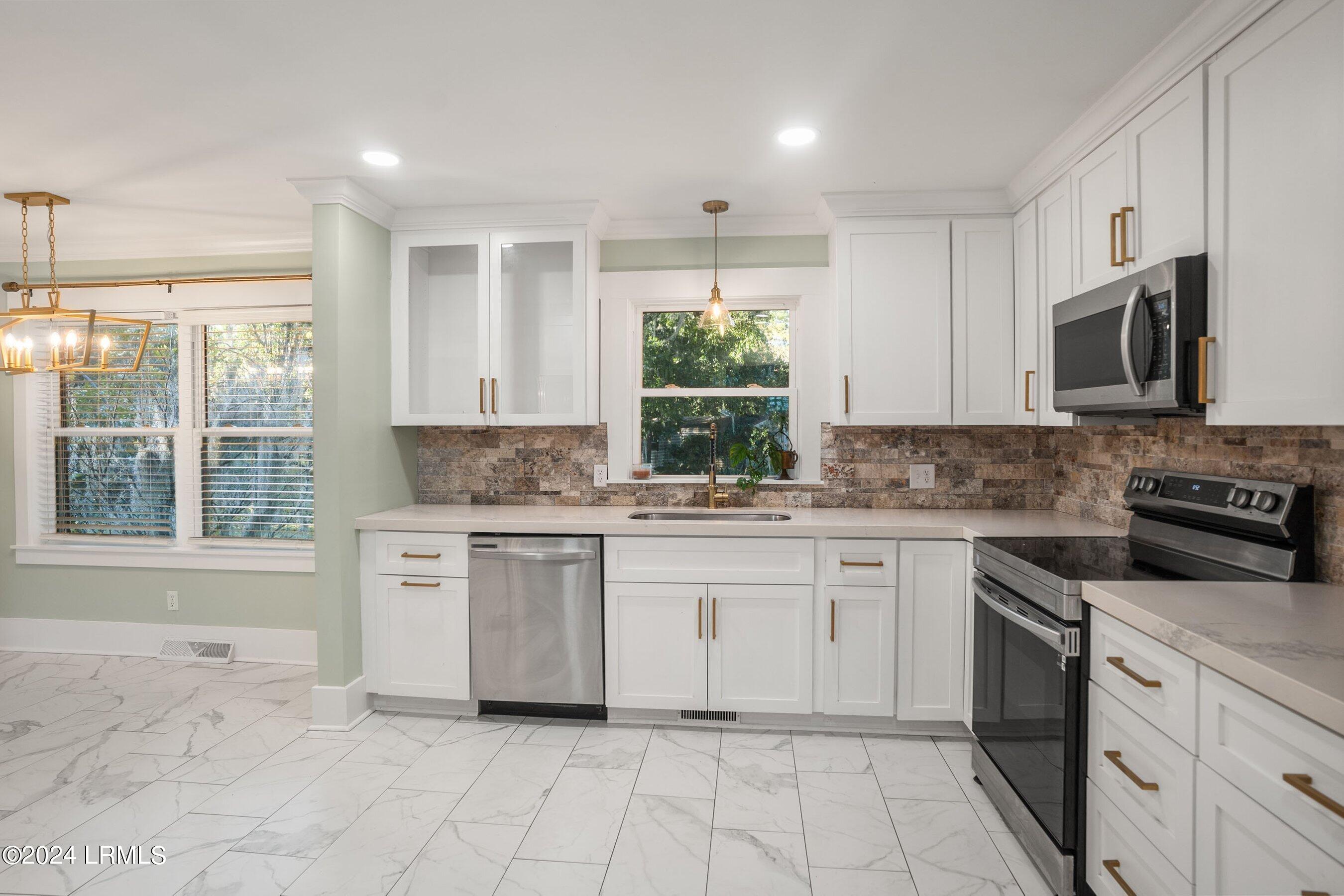 6028 Creek Road Beaufort, SC 29906 - Photo 11 of 51 DSC06565-23.jpg-SMALL