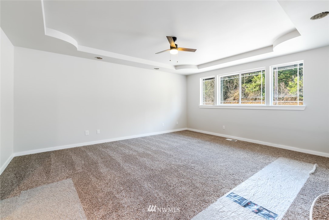 38025 Allen Road South Roy, WA 98580 - Photo 13 of 33