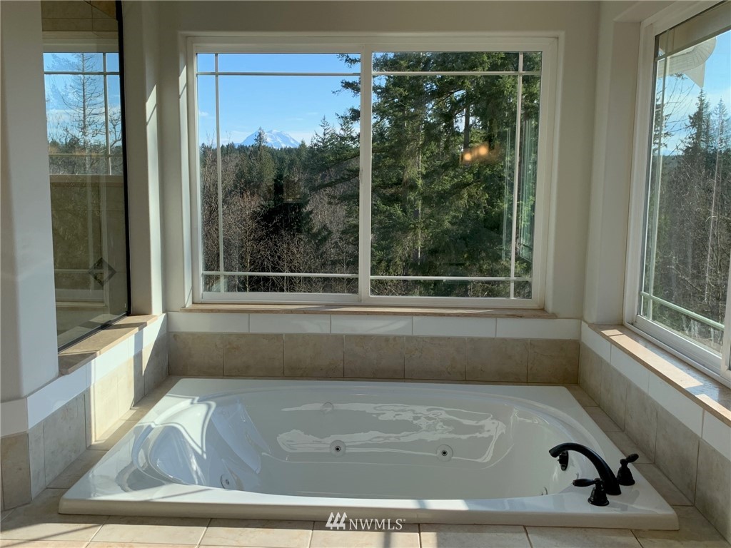 38025 Allen Road South Roy, WA 98580 - Photo 14 of 33