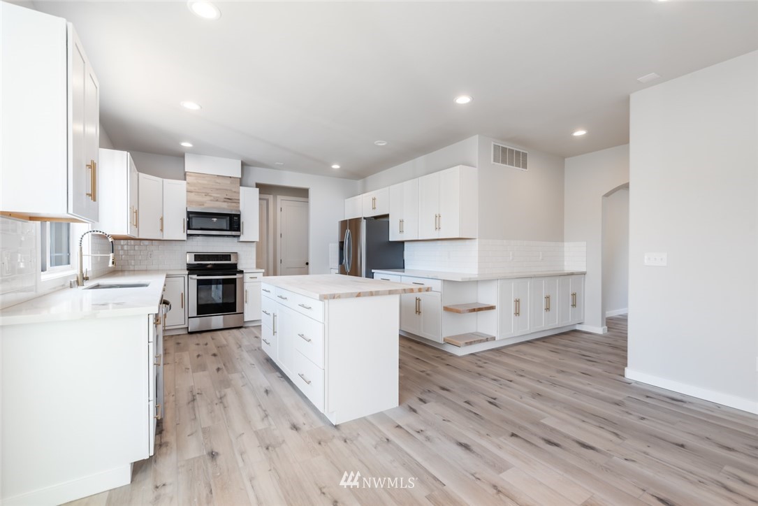 38025 Allen Road South Roy, WA 98580 - Photo 21 of 33