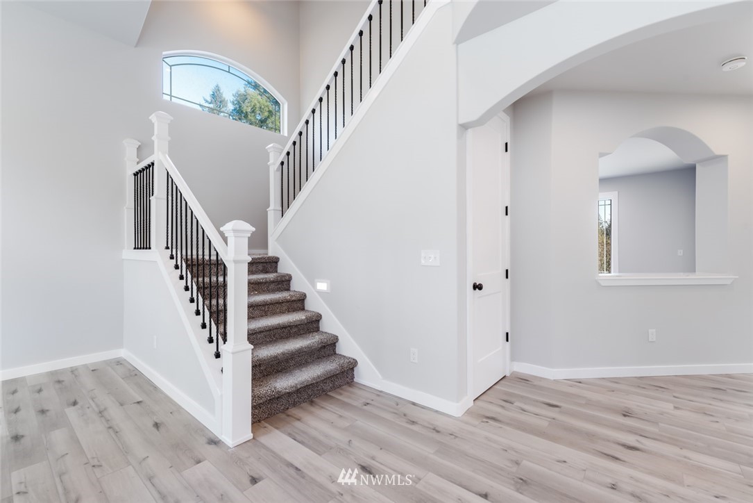 38025 Allen Road South Roy, WA 98580 - Photo 4 of 33