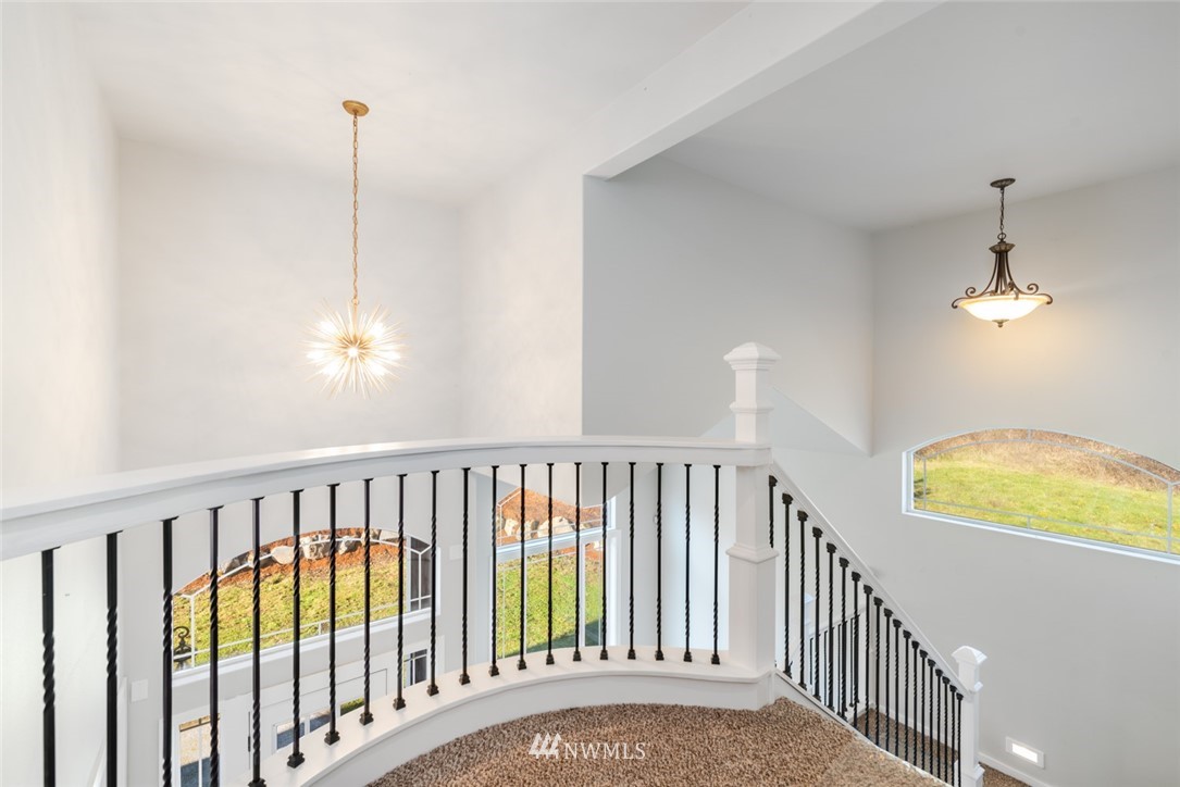 38025 Allen Road South Roy, WA 98580 - Photo 5 of 33