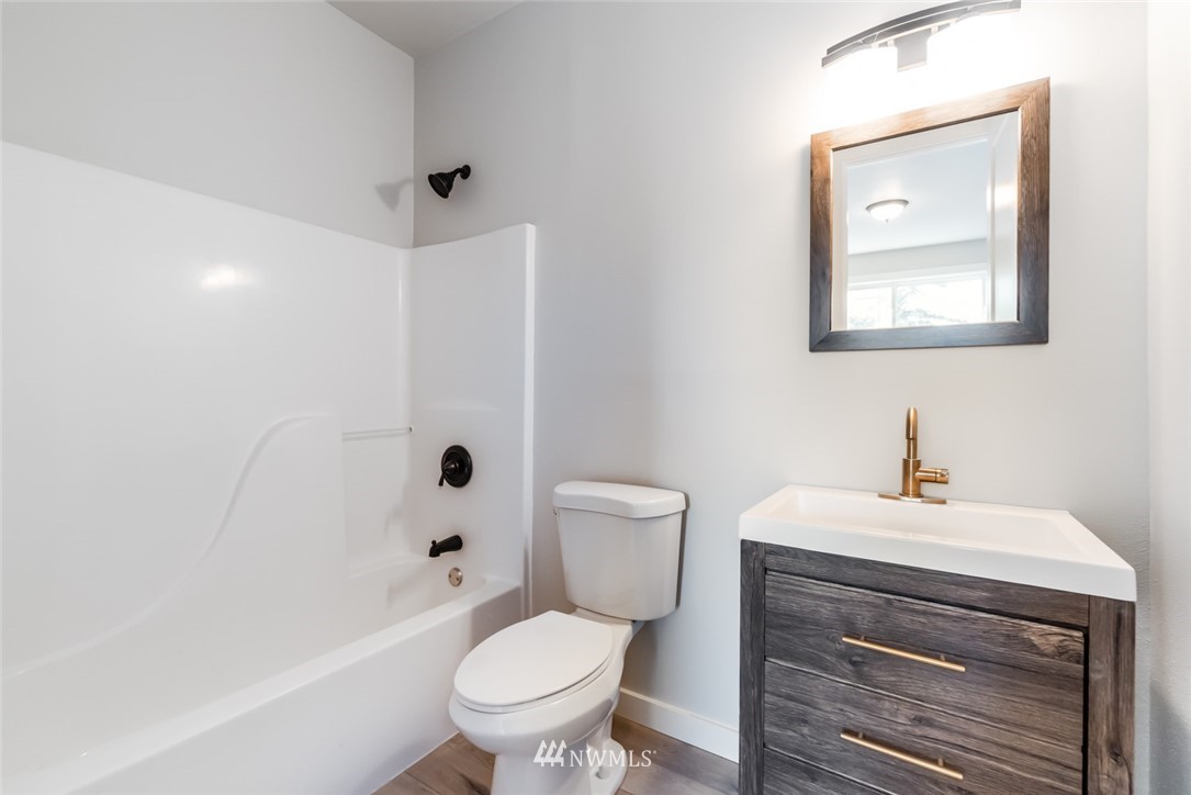 38025 Allen Road South Roy, WA 98580 - Photo 6 of 33