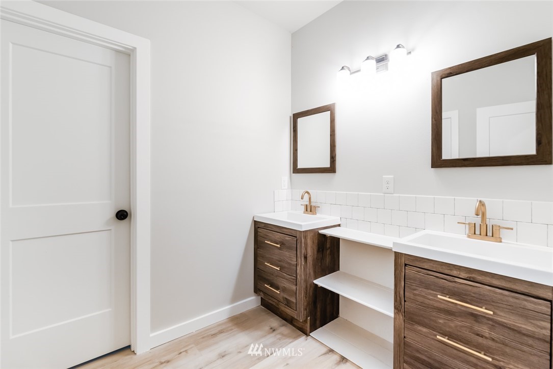 38025 Allen Road South Roy, WA 98580 - Photo 8 of 33