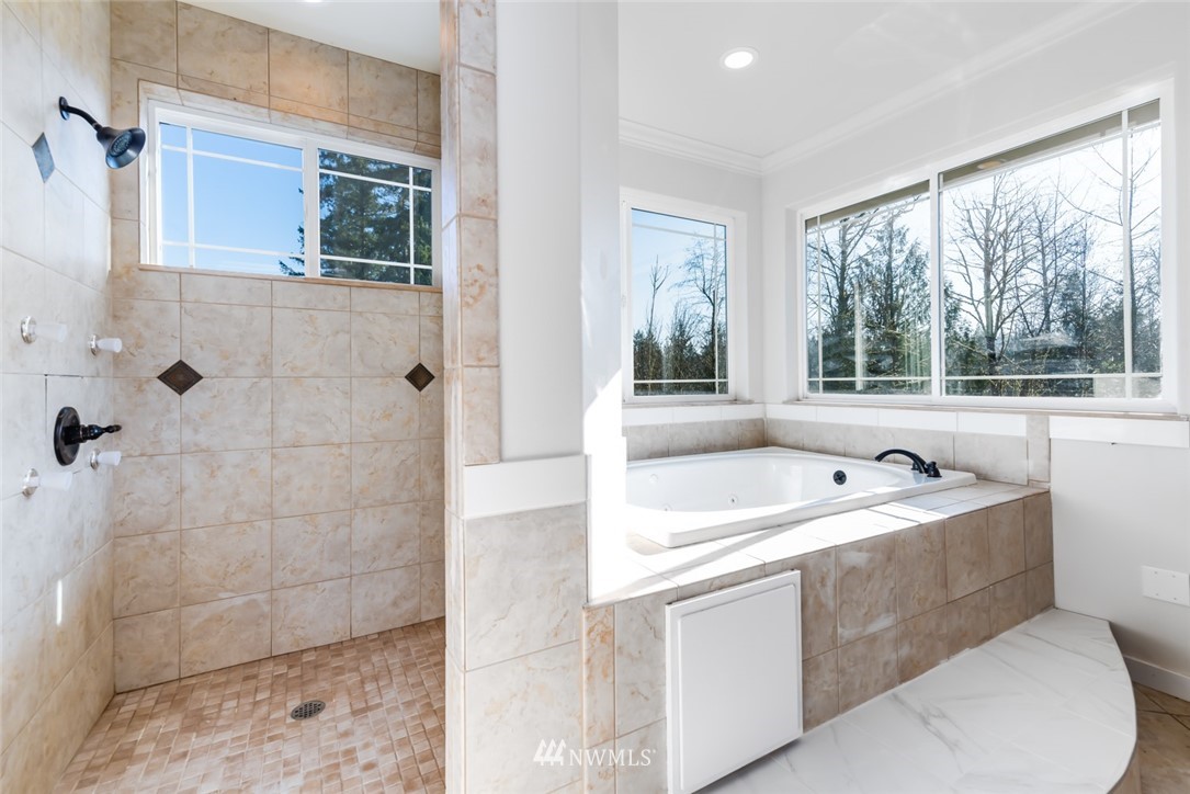 38025 Allen Road South Roy, WA 98580 - Photo 10 of 33