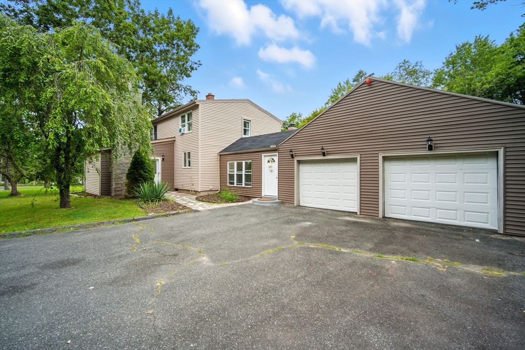 882 Glendale Road Wilbraham, MA 01095 - Photo 3 of 42 Gallery Image 3