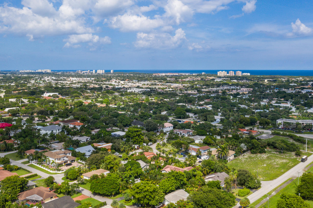 761 Northwest 4th Court Boca Raton, FL 33432 - Photo 32 of 37 042-761Northwest4thCourt-BocaRaton-FL-33