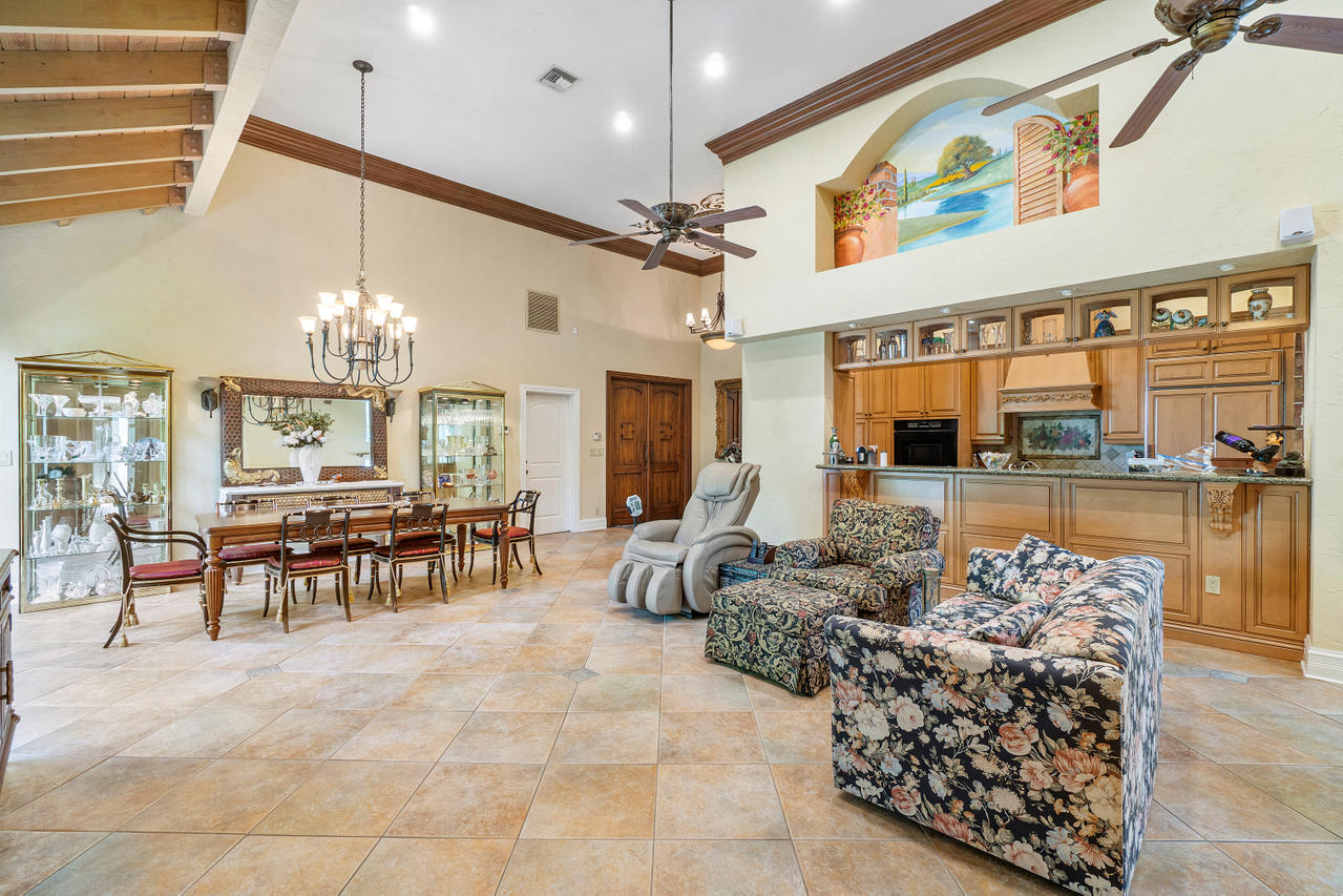 761 Northwest 4th Court Boca Raton, FL 33432 - Photo 5 of 37 008-761Northwest4thCourt-BocaRaton-FL-33