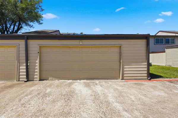 $1,875 | 7131 Westbranch Drive, Houston, TX 77072